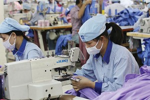 sự tham gia của các doanh nghiệp FDI sẽ gây sức ép cạnh tranh về đơn hàng xuất khẩu với các doanh nghiệp nội địa