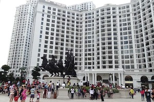 Địa ốc Hà Nội, những gam màu  tươi sáng