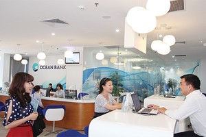 Công nghiệp chế biến chế tạo, tài chính ngân hàng, bảo hiểm… là những lĩnh vực vẫn còn tồn tại một số khó khăn và đang phải tiến hành tái cơ cấu 