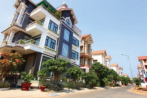 Giao dịch bất động sản qua sàn mới chỉ chiếm khoảng 15 - 20% - Ảnh: Lê Toàn