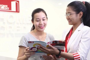 Vay tiêu dùng tại Việt Nam hiện chiếm khoảng 5,2% GDP - Ảnh: Lê Toàn