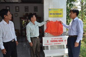 Đạm Cà Mau trao tặng nhà  tình nghĩa tại Hậu Giang