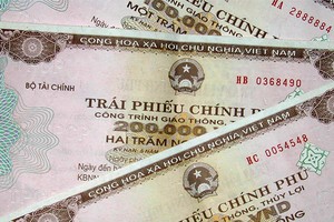 Khó bán trái phiếu chính phủ dài hạn, Bộ Tài chính ứng biến thế nào?