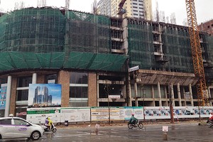 Thị trường vừa ấm lên, niềm tin khách hàng vừa trở lại, một số chủ đầu tư dự án đã tranh thủ tăng giá.
Ảnh: Nguyên Minh