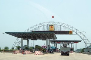 heo quy hoạch, đến năm 2030, cả nước sẽ có 121 trạm thu phí trên các tuyến quốc lộ. Ảnh: Chí Cường