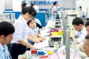 Eximbank cũng tăng tới 0,4%/năm với lãi suất tiết kiệm