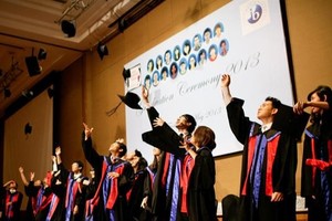 Nhiều sinh viên Việt Nam đã tốt nghiệp các trường đại học có vốn FDI tại Việt Nam, như RMIT...