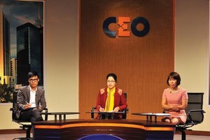 Bà Phan Hương Giang, Tổng giám đốc điều hành Công ty cổ phần Ba cây chổi (ngồi giữa) sẽ là CEO trong tình huống này