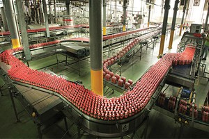 Doanh thu của Tân Hiệp Phát đã giảm một nửa sau “sự kiện con ruồi” 