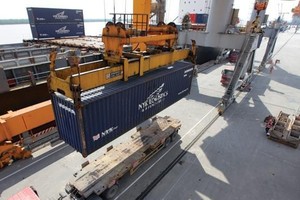 Nhập siêu được dự báo sẽ căng thẳng hơn trong nửa cuối năm