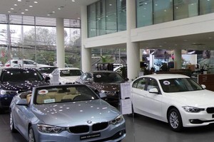 Trong 6 tháng đầu năm, Việt Nam nhập khẩu 57.000 ô tô ngoại. Ảnh: Đ.T