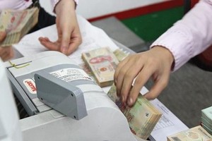 Dù được “nới” chỉ tiêu, song việc cấp tín dụng của các ngân hàng vẫn bị Ngân hàng Nhà nước giám sát chặt chẽ