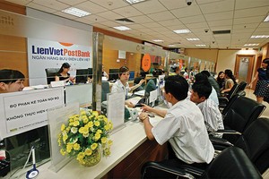 Nhiều ngân hàng đang đẩy tín dụng nhằm đạt chỉ tiêu lợi nhuận đề ra