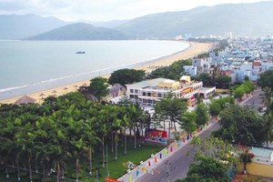 Bên cạnh hạ tầng, cơ chế chính sách luôn là thước đo quan trọng để các nhà đầu tư cân nhắc, quyết định rót vốn vào Bình Định