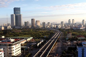 Thâu tóm đất vàng, một số ngân hàng bị biến thành… “con tin”