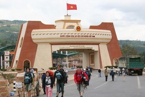 Cửa khẩu Quốc tế Lao Bảo, một mắt xích quan trọng trên tuyến Hành lang Kinh tế Đông - Tây. Ảnh minh họa.