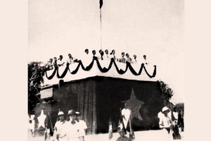 Bác Hồ đọc Tuyên ngôn Độc lập tại Quảng trường Ba Đình