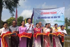 Lễ khánh thành cầu giao thông nông thôn khuyến học và dân trí