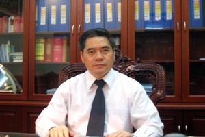 Thứ trưởng Bộ Tư pháp Đinh Trung Tụng