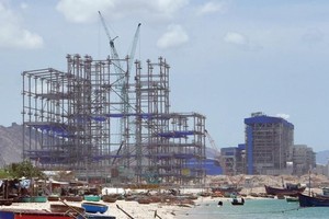 Các nhà đầu tư Trung Quốc nắm giữ 95% vốn tại Nhà máy Nhiệt điện đốt than BOT Vĩnh Tân 1. Ảnh: Minh Trí