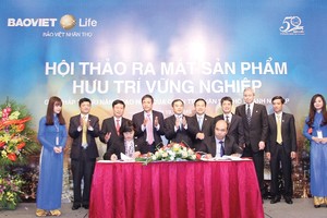 Lễ ký kết Hợp đồng nguyên tắc triển khai sản phẩm Hưu Trí Vững Nghiệp của Bảo Việt Nhân thọ với Tổng Công ty cổ phần tái bảo hiểm Quốc gia Việt Nam (Vinare)