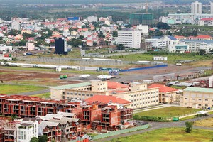 Horea đưa ra nhiều kiến nghị nhằm tháo gỡ cho các dự án gặp khó khăn trong khâu giải phóng mặt bằng.
ảnh: Lê Toàn