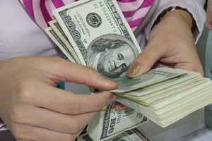 Huy động vốn bằng USD vẫn tăng