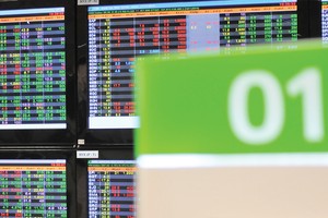 Giai đoạn 2016 - 2020, có khoảng 500 DNNN sẽ thực hiện cổ phần hóa. Nếu các DN này thực hiện đăng ký niêm yết, giao dịch trên TTCK sẽ giúp TTCK tăng quy mô lên khoảng 55 - 60% GDP. 