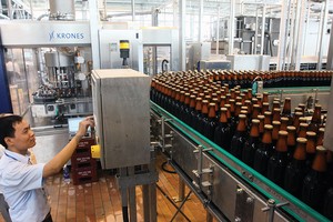 So với các nước trong khu vực, các DN Việt Nam đang khá nặng gánh thuế 