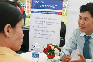 Cần một chính sách hỗ trợ xuyên suốt để giấc mơ an cư lạc nghiệp của người nghèo không… chợt tỉnh giữa chừng! - Ảnh: Lê Toàn