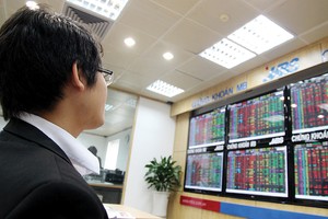 8 ngân hàng niêm yết là những cổ phiếu dẫn dắt TTCK nhưng vẫn khó thu hút vốn ngoại khi bị hạn chế bởi room 