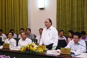 Thủ tướng Nguyễn Xuân Phúc chủ trì cuộc họp với các thành viên Chính phủ chiều 29/4