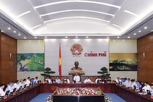 Thủ tướng Nguyễn Xuân Phúc chủ trì phiên họp Chính phủ thường kỳ tháng 4/2016. Ảnh: VGP/Quang Hiếu