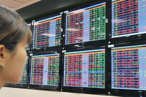 Nới room, vẫn chưa rõ con đường