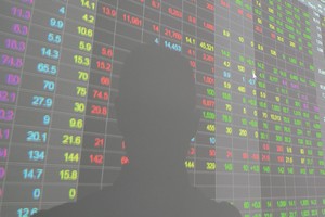 Kể từ ngày 1/7/2016, các hành vi thao túng TTCK có phát sinh khoản thu lợi bất chính từ 500 triệu đồng trở lên sẽ bị truy cứu trách nhiệm hình sự