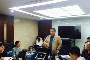 Ông Lê Phước Vũ, Chủ tịch Hoa Sen Group thuyết trình tại buổi toạ đàm