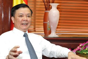 Bộ trưởng Đinh Tiến Dũng