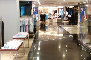 Quang cảnh trống vắng tại Parkson Thái Hà
