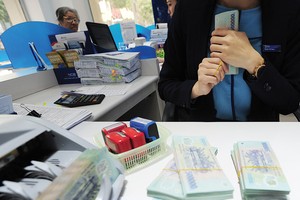 Kỳ kèo cổ tức tiền mặt, cổ đông ngân hàng chỉ nhận mức... tượng trưng