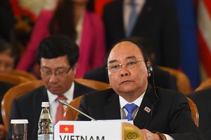 Thủ tướng Nguyễn Xuân Phúc dự phiên toàn thể Hội nghị cấp cao Kỷ niệm 20 năm quan hệ đối tác đối thoại ASEAN-Nga (Ảnh: VGP)