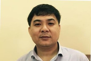 TS. Phùng Quốc Chí