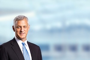 Bill Winters “mạnh tay” sau khi tiếp quản Standard Chartered