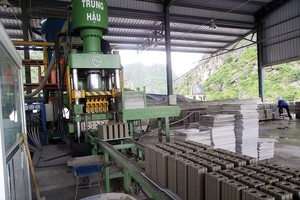 Dây truyền sản xuất gạch không nung bê tông cốt liệu của Trung Hậu tại 
Nhà máy Xuân Thành 