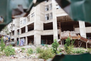 Nhiều dự án khó được cấp sổ hồng do chủ đầu tư “xé rào” làm sai. Ảnh: Dũng Minh