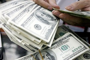 Ngân hàng thương mại dè dặt tăng tỷ giá sau Brexit 