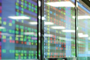 Đằng sau hào quang thành tích...