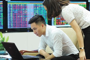 Giao dịch sôi động, CTCK lớn hưởng lợi kép