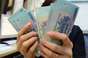 Vấn đề lãi “ảo” không chỉ tập trung ở những ngân hàng yếu kém, mà còn tồn tại ở một số ngân hàng có quy mô vừa trở lên