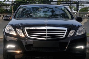 Xe Mercedes-Benz E250 phiên bản 2009 có giá công bố cho xem mới là 86.900 USD, tương đương 1,6 tỷ đồng.
