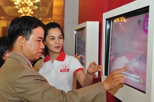 Công nghệ số thay đổi việc giao dịch, tương tác và rút ngắn rất nhiều thời gian giao sản phẩm cho khách hàng